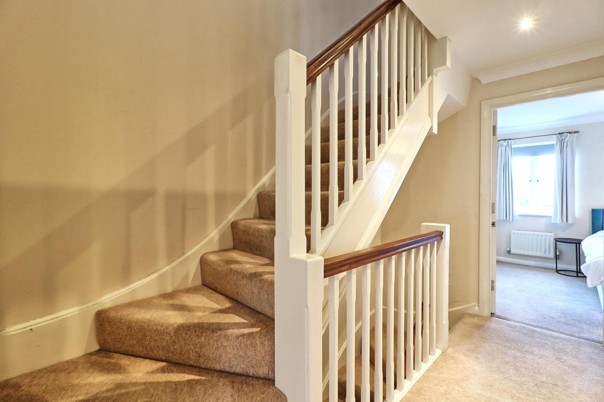 By Buildersbeds - Paignton House 4 Bedrooms Harold Wood Экстерьер фото