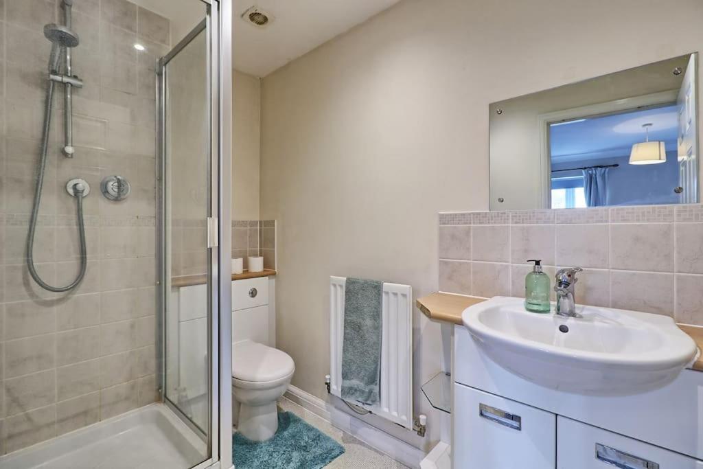By Buildersbeds - Paignton House 4 Bedrooms Harold Wood Экстерьер фото